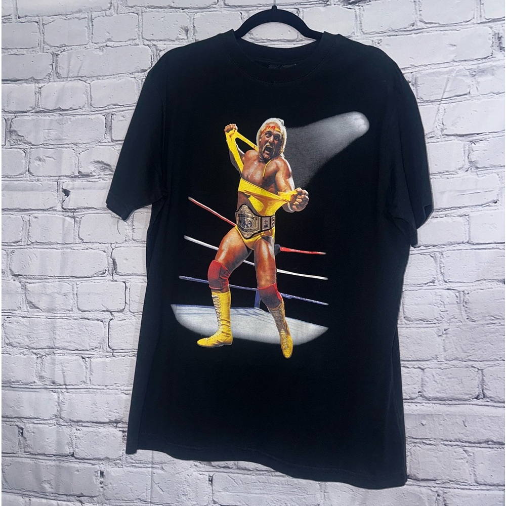 Men’s Hulk Hogan Tshirt with Hulkamania on the back of the shirt.